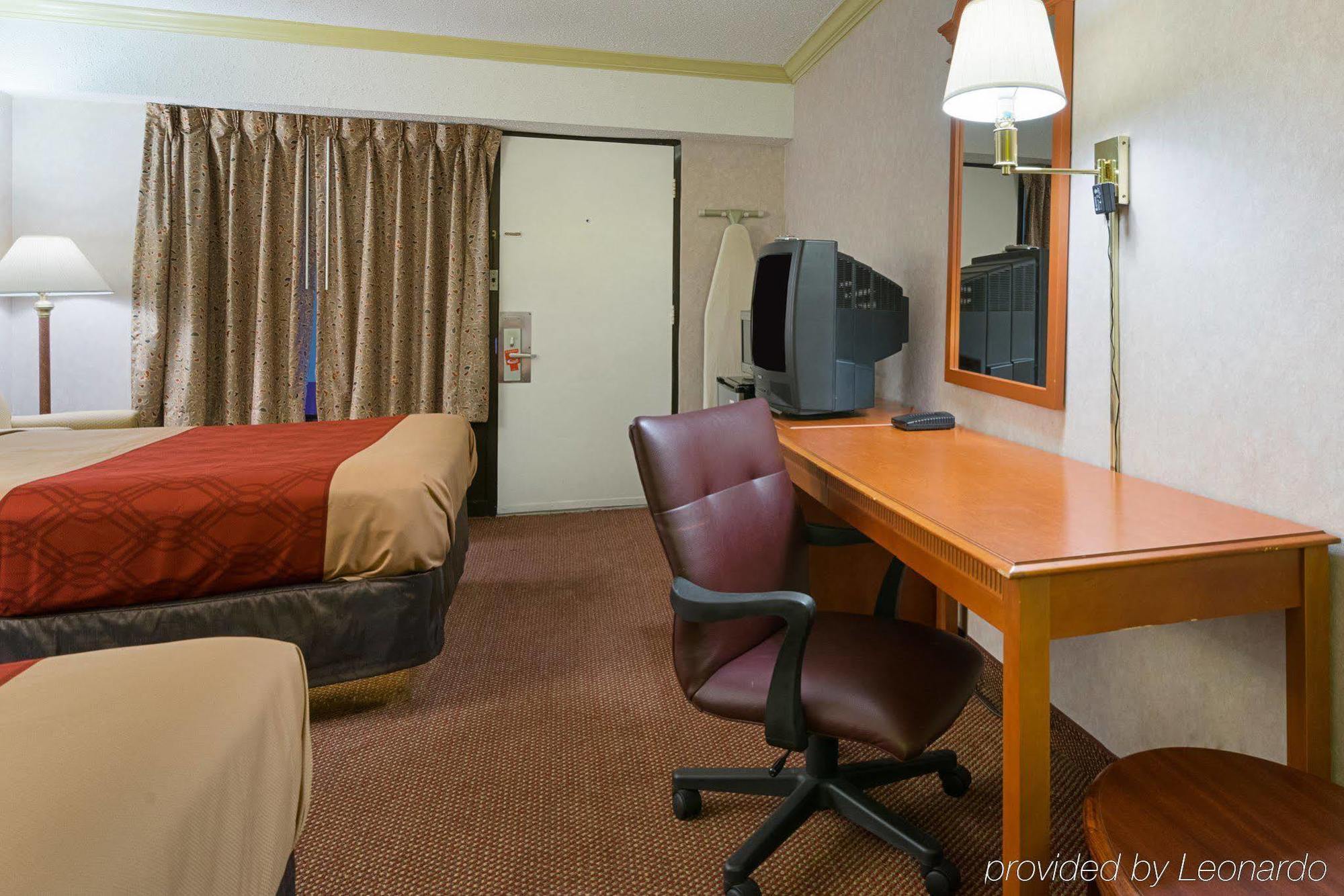 Travel Inn New Castle Airport Exterior foto
